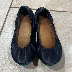 Tieks Women’s size 10 flats in navy blue